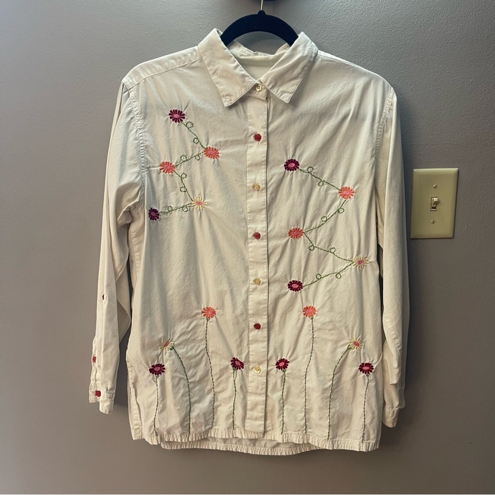 Bobbie brooks Women’s floral embroidered button down long sleeve shirt blouse